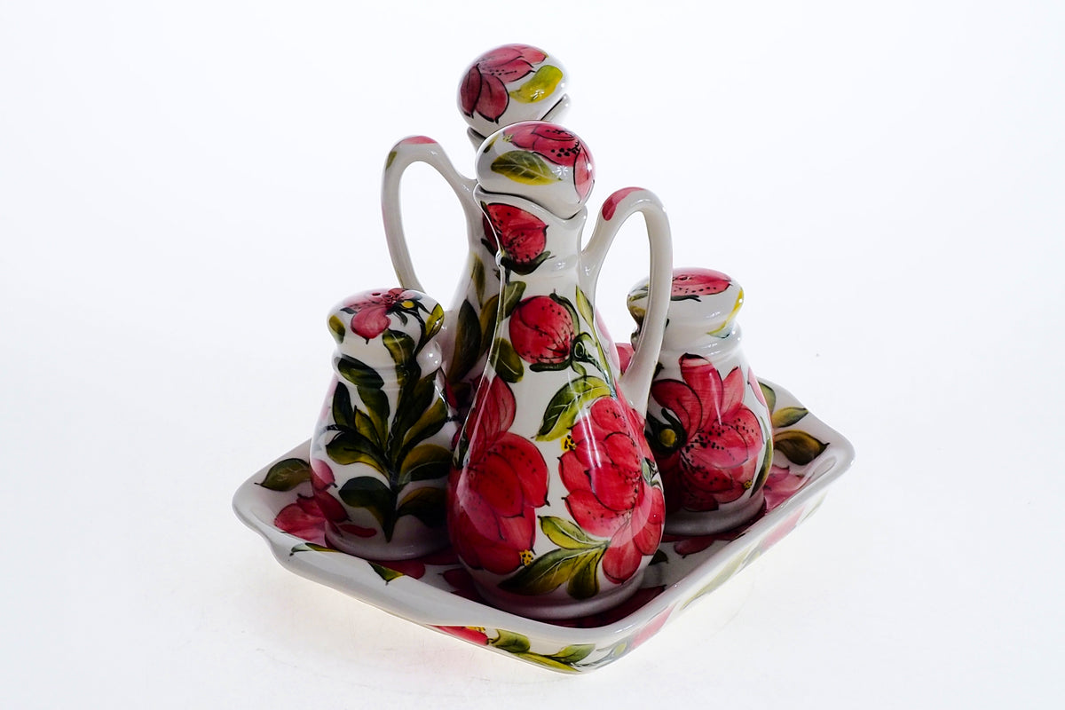 8-04 Komplet : solniczka, pieprzniczka, 2x butelka i tacka H=16cm, 20x17cm