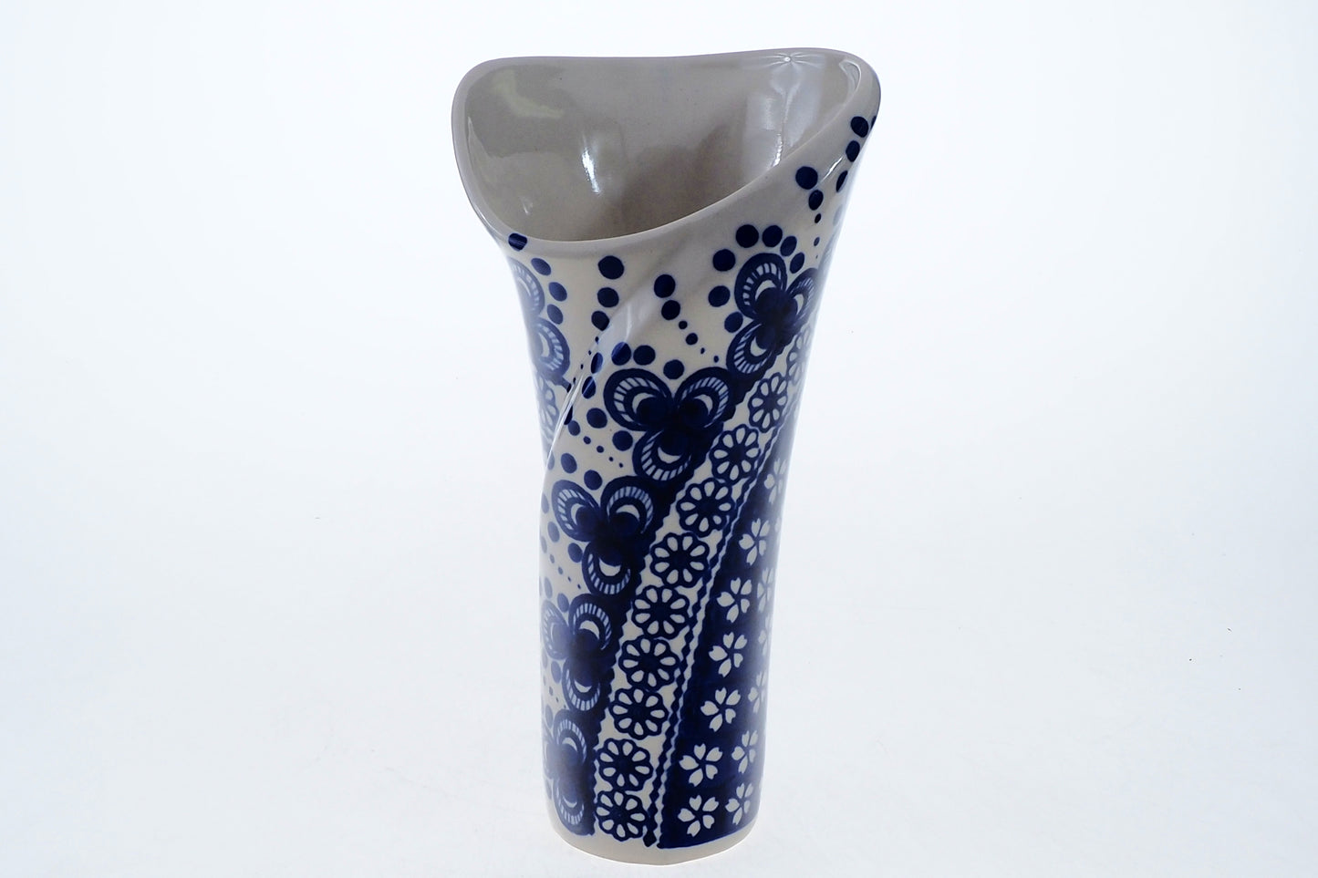 10-28 Wazon H-22,3cm, vol. 1L