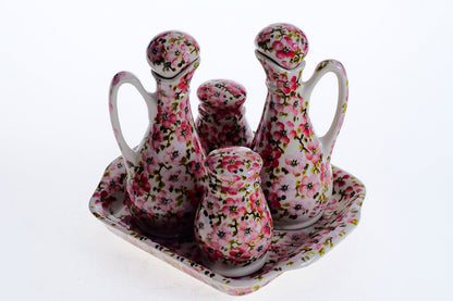 8-04 Komplet : solniczka, pieprzniczka, 2x butelka i tacka H=16cm, 20x17cm