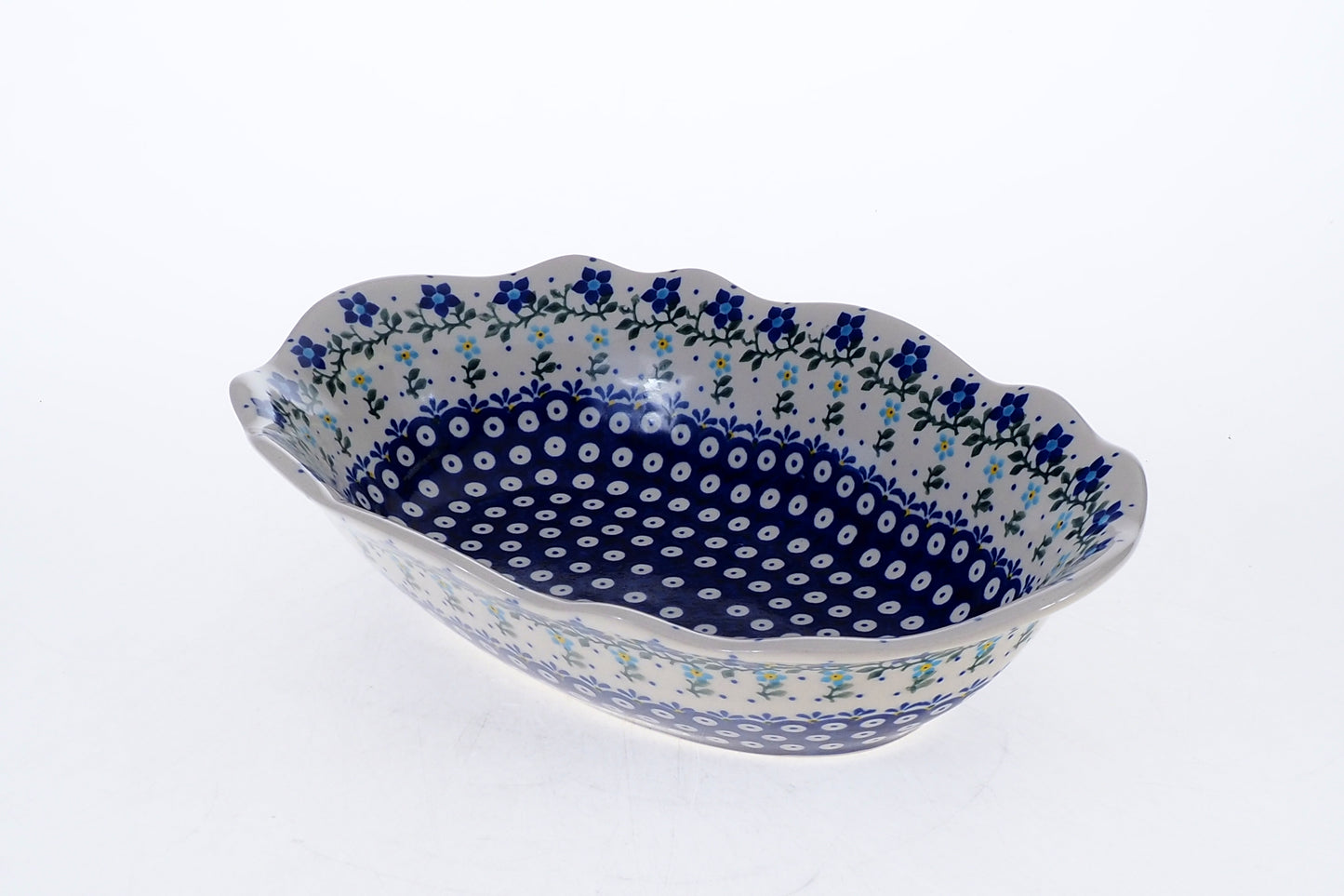 3-44 Miska owalna falowana H=6cm, 26,5x18cm