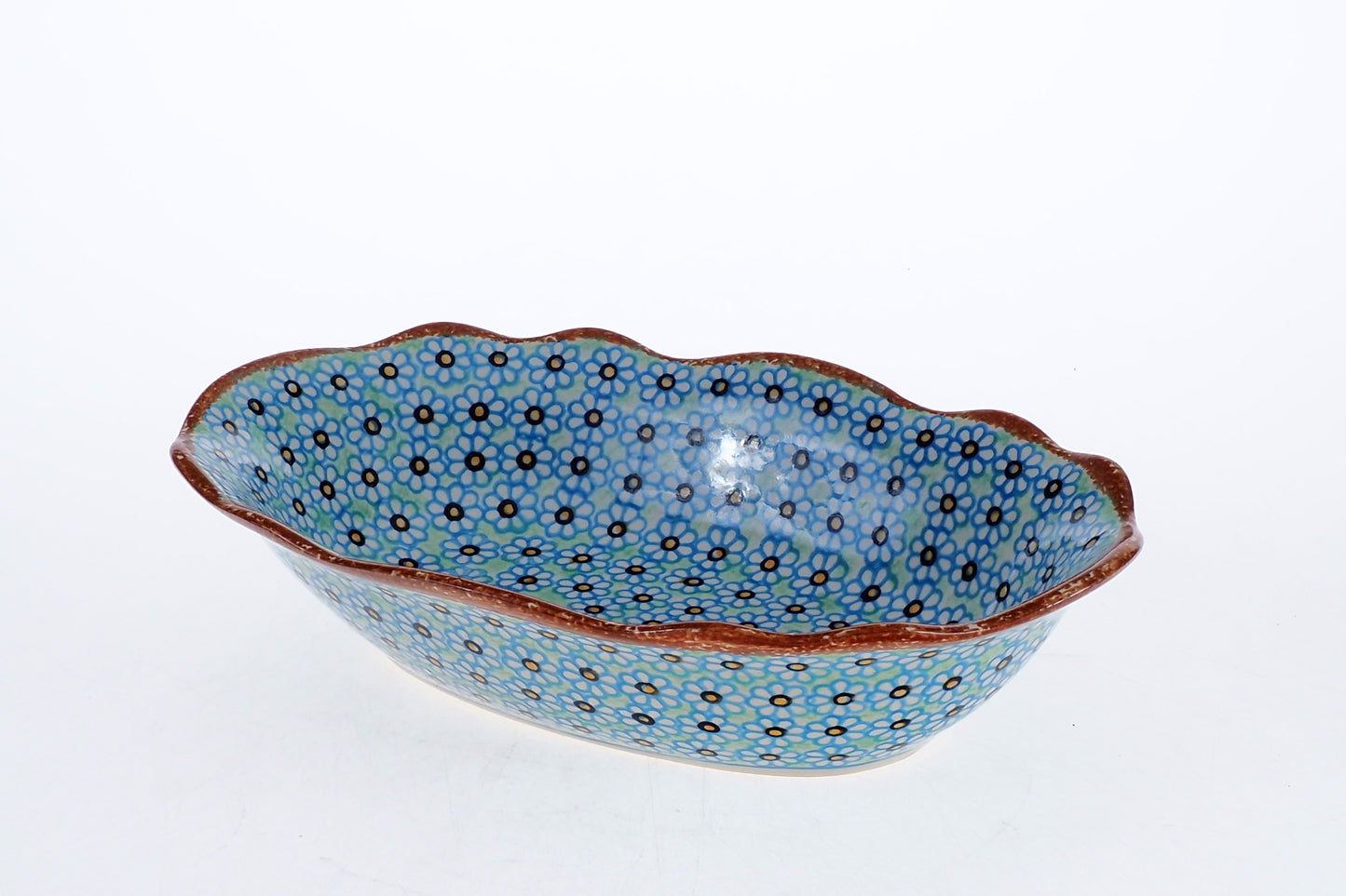 3-44 Miska owalna falowana H=6cm, 26,5x18cm