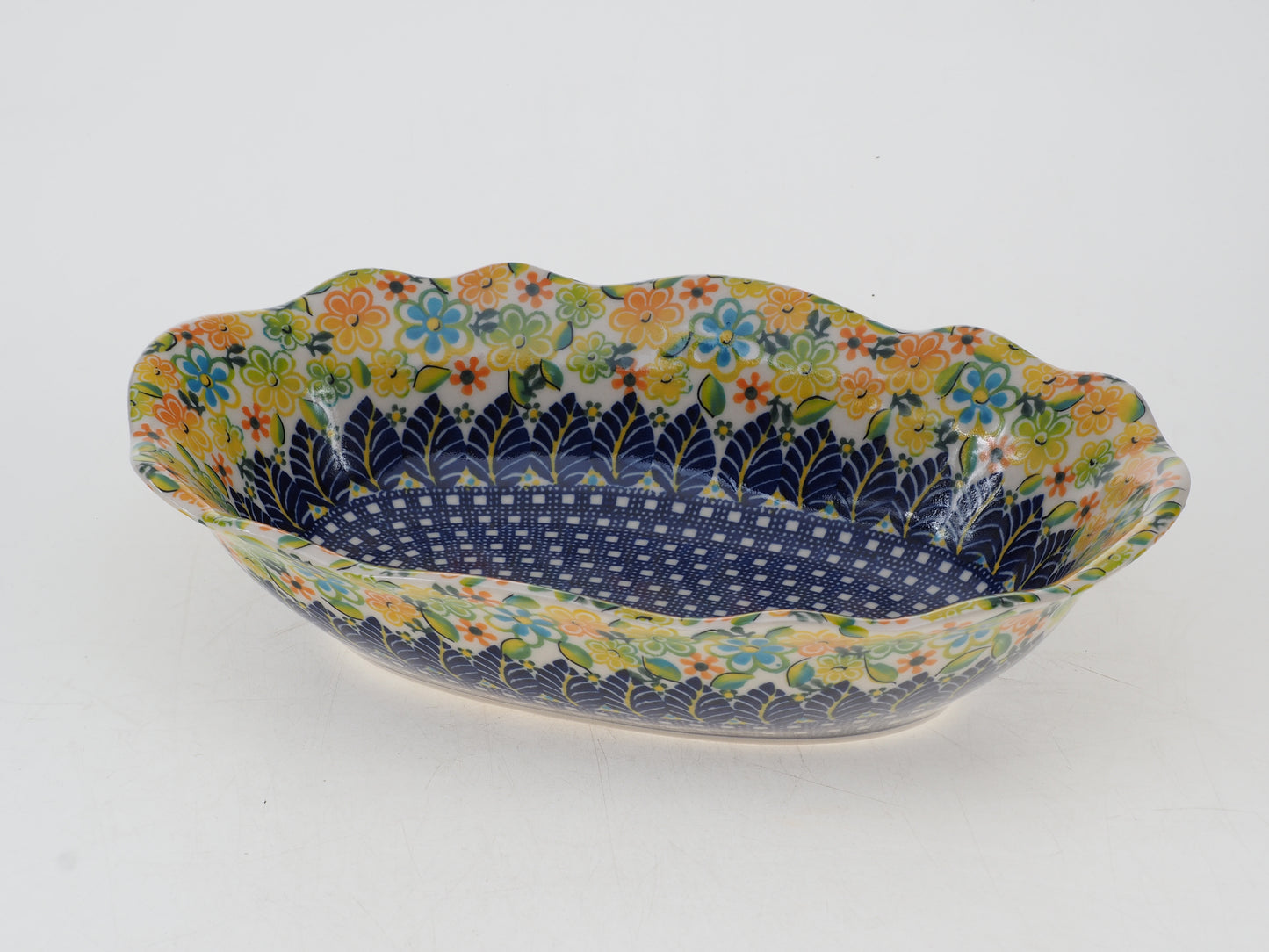 3-44-U191  Miska owalna falowana H=6cm, 26,5x18cm