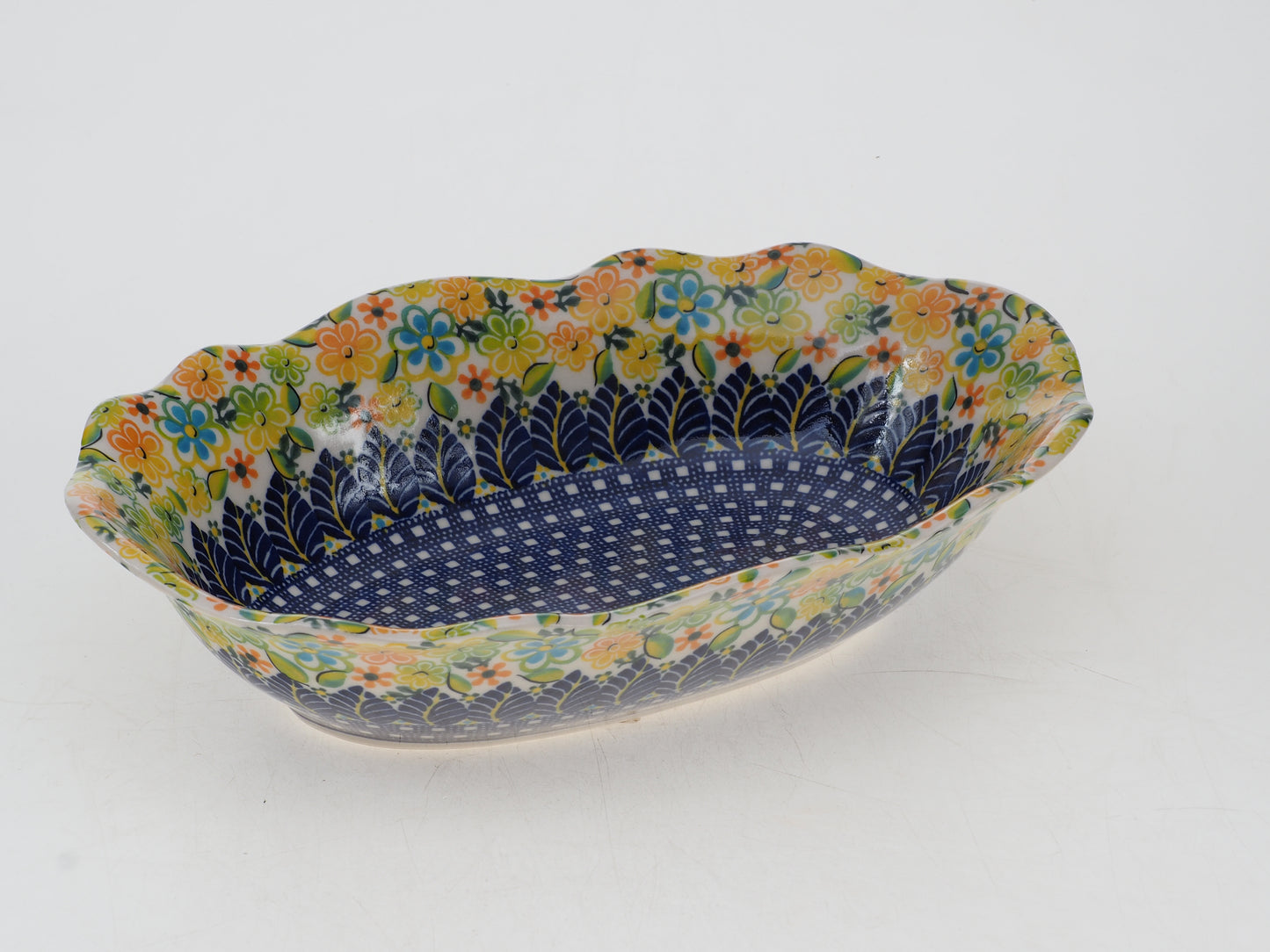 3-44-U191  Miska owalna falowana H=6cm, 26,5x18cm