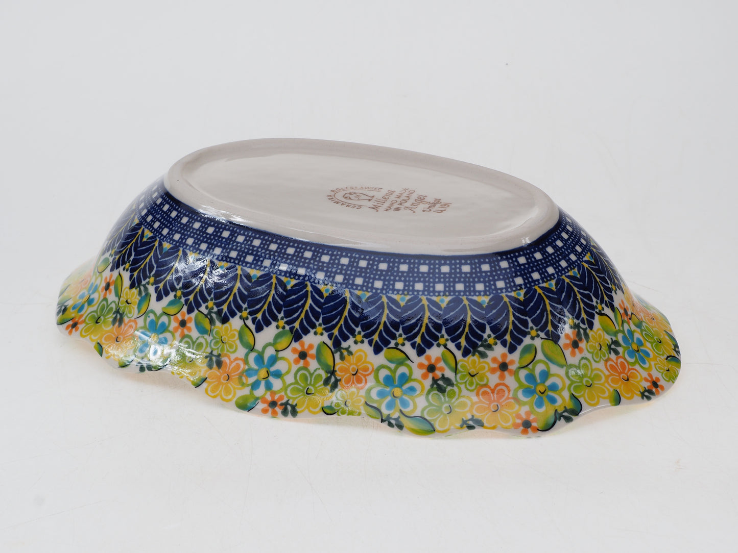 3-44-U191  Miska owalna falowana H=6cm, 26,5x18cm